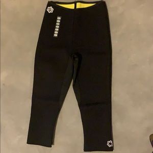 2 PAIR Zaggora Hot Pants Capri